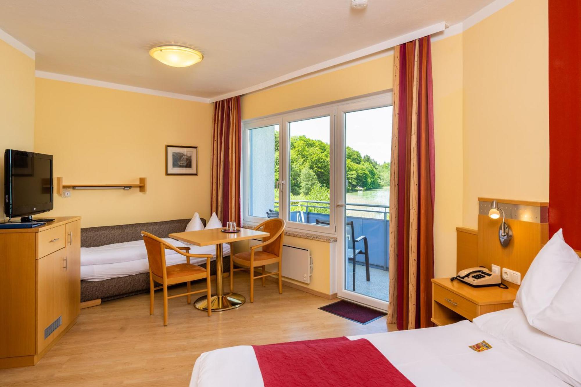 Strandhotel Schabus Фельден-ам-Вёртер-Зе Номер фото